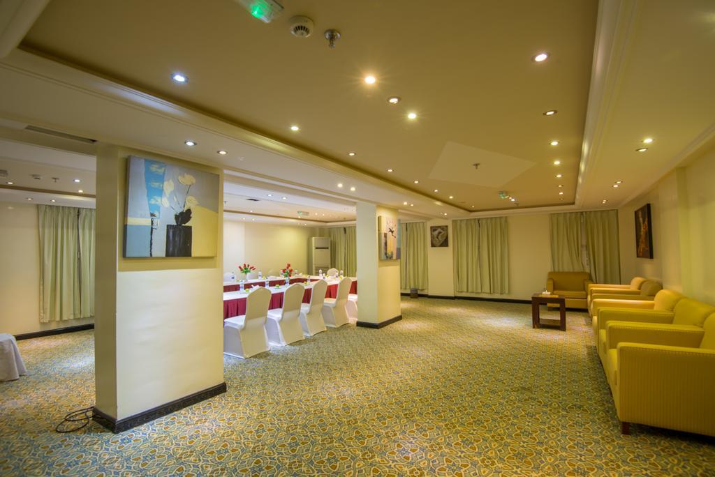 Caesar Hotel Muscat Exteriör bild