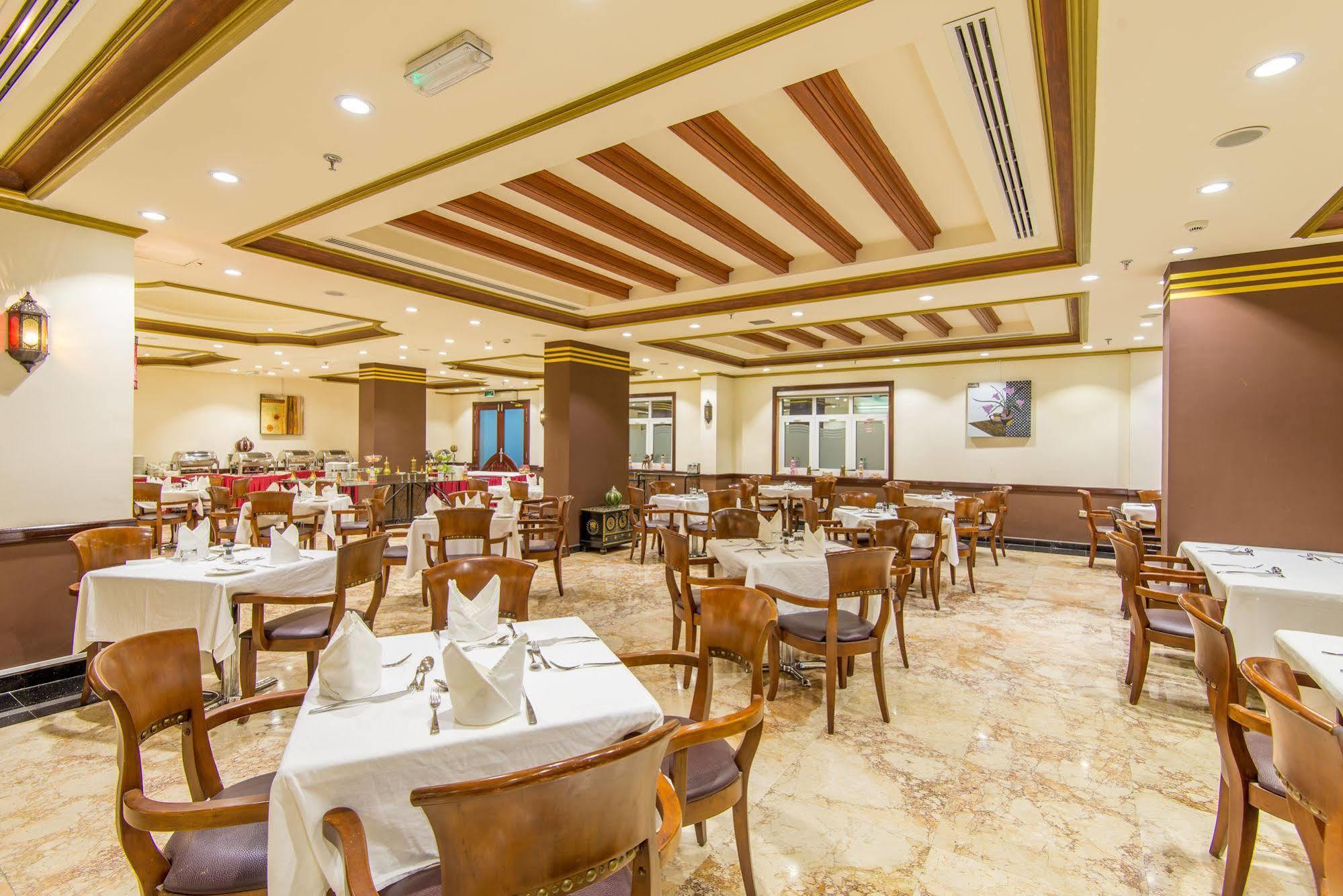 Caesar Hotel Muscat Exteriör bild
